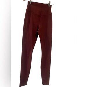 7. NWT Vuori chilled out leggings Size XS